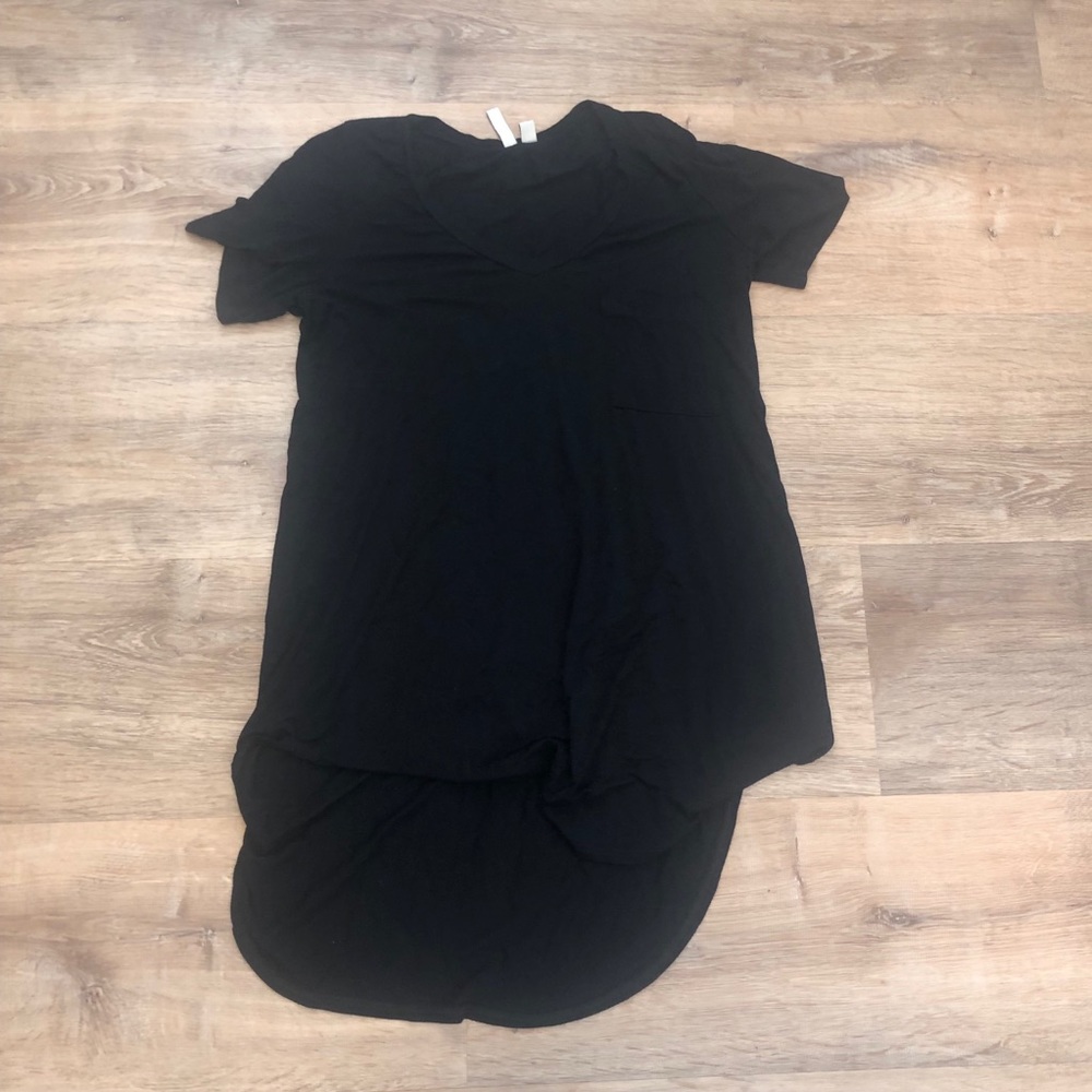 Shannon Passero size small high low tshirt